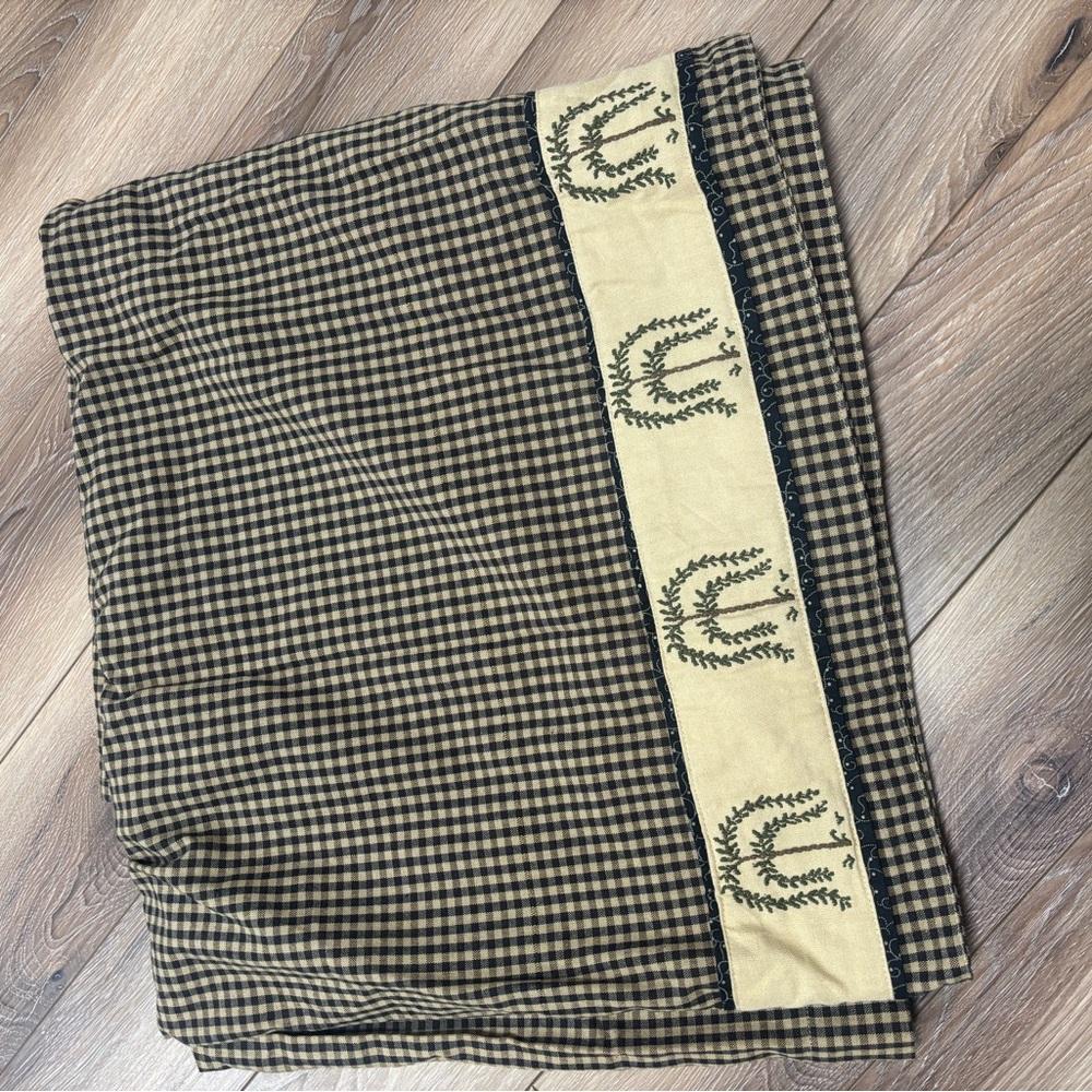 Farm house shower curtain with Embroidered Detail like new!